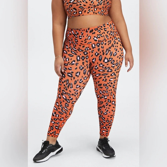 Fabletics Powerhold Compression ⅞ Leggings in Burnt Orange Leopard Size 2X - Picture 1 of 14